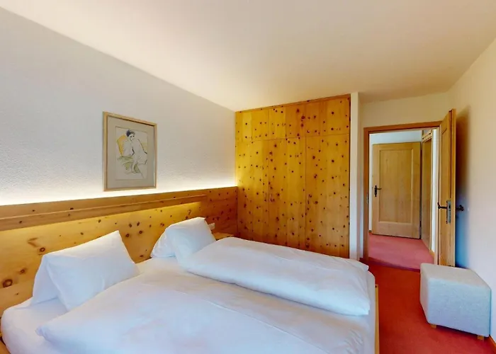 Greina Tatil Evi Celerina/Schlarigna